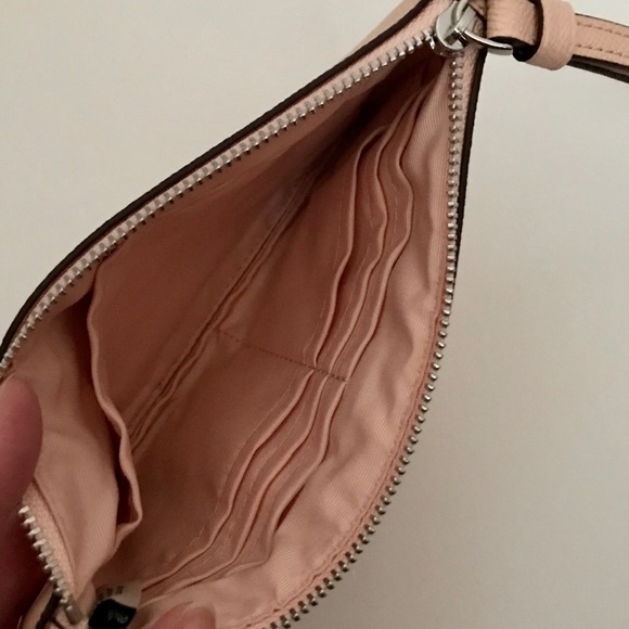 ❌🌟HPx3🌟NWT! Coach Large Wristlet - Picture 4 of 8